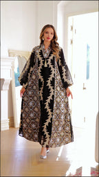 Heavy-duty mesh embroidery Middle Eastern abaya, a Muslim long robe
